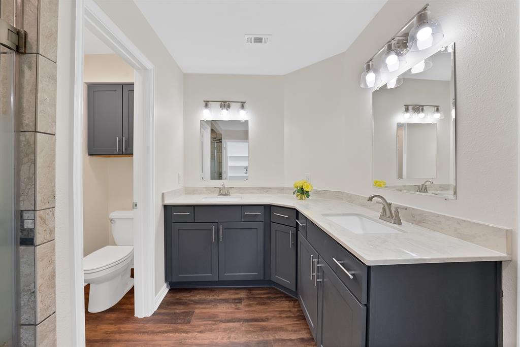 Cloisters Condo The - Residential