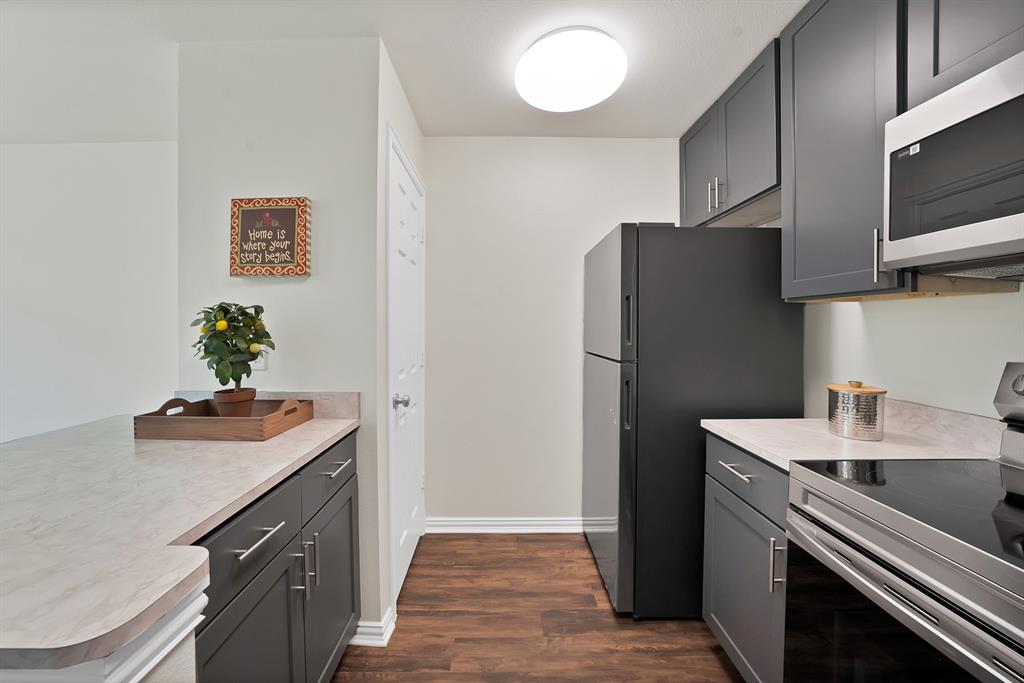 Cloisters Condo The - Residential
