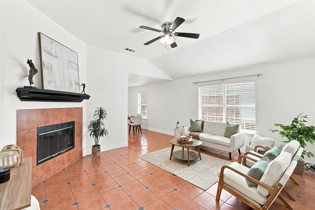 Las Villas De Oak Cliff Ph 03 - Residential