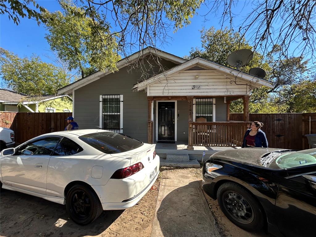 Welcome to your next opportunity! Located in the heart of Dallas, this charming single-family home is perfect for a first-time buyer, investor, or someone looking to downsize and personalize. SAVE $$$$ when you use our preferred lender, they are offering an incentive of 1% credit! Reach out if you have any questions about this lender incentive. 

Why Consider This Home?
Home was recently renovated making it a perfect house to just move right in! Beautiful hardwood floors and tile throughout the home. New kitchen and bathroom renovations. Washer and dryer hookup in laundry area! The Windows, Roof and HVAC system are new as well. The house currently rents for 1750.00.
Location with Access: Being in Dallas means proximity to shopping, dining, major roads, and all the amenities of city living.
he property sits on a generous 6,233 sq ft lot.
Big Lot, Big Possibilities: The oversized lot is a standout in this area. Whether you’re thinking extra parking, a workshop, garden retreat, or future addition, there’s space to imagine.
Nestled in the Mill City neighborhood of Dallas (zip 75210), which is showing signs of steady interest and potential.  
Ideal for Buyers or Investors: Whether you’re buying to live in or rent out, the size and layout make it manageable—and the lot adds long-term value potential.
Cute home perfect for a small family or rental property. 30 FREE MOVING BOXES FOR YOUR BUYER!