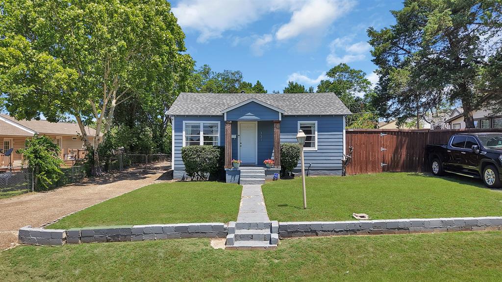 BACK ON MARKET BUYER GOT COLD FEET ON CLOSING DAY! Perfect for first time home buyers or anyone looking to downsize! This charming 3 bed 2 bath home in Duncanville sits on a great size lot.
Key upgrades include new siding, flooring, fresh paint throughout and major plumbing work already taken care of — giving you peace of mind from day one.
Cozy, functional and move in ready! Conveniently located near major highways, shopping and dining with easy access to all of DFW.
