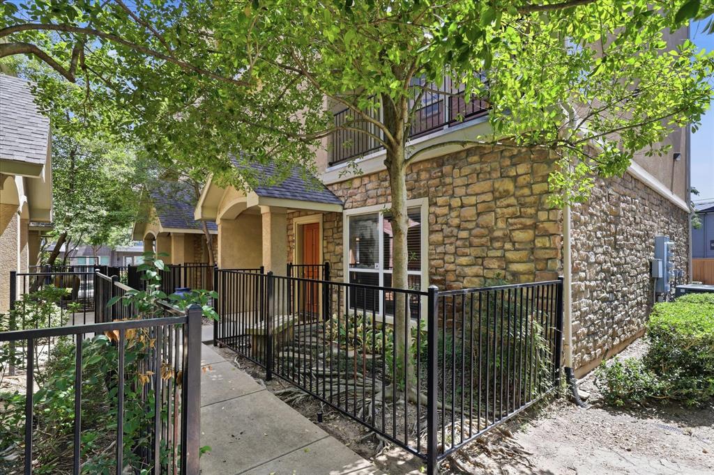 Plaza At Cedar Spgs - Residential