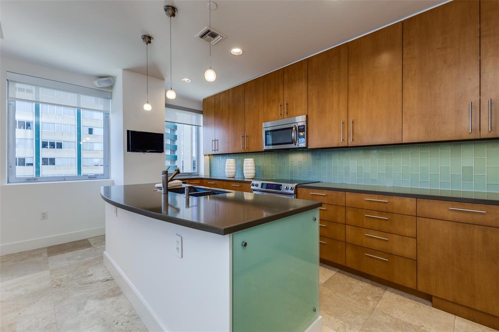 1505 Elm Street Condominiums - Residential