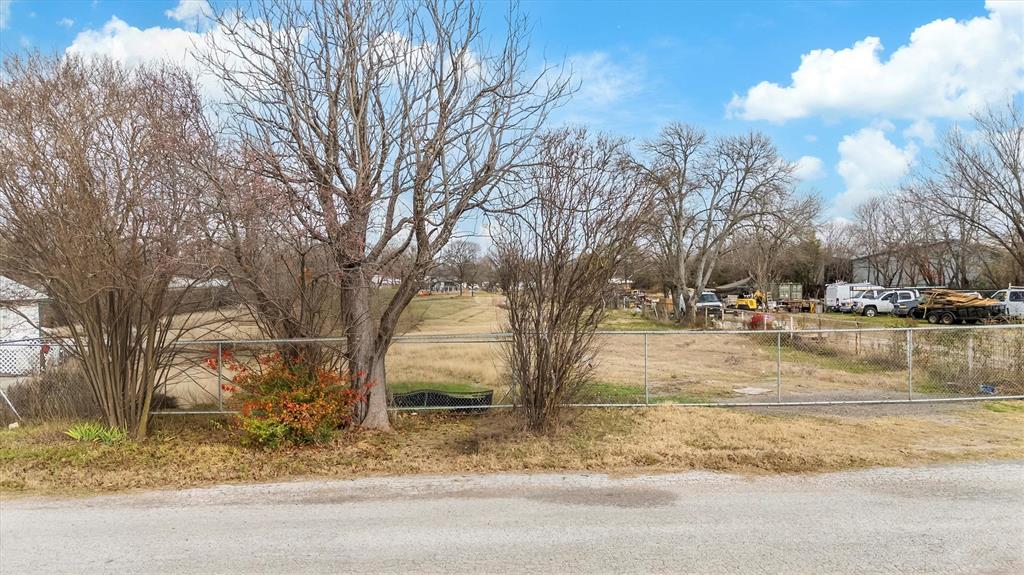 HICKORY TREE ESTATES - Land