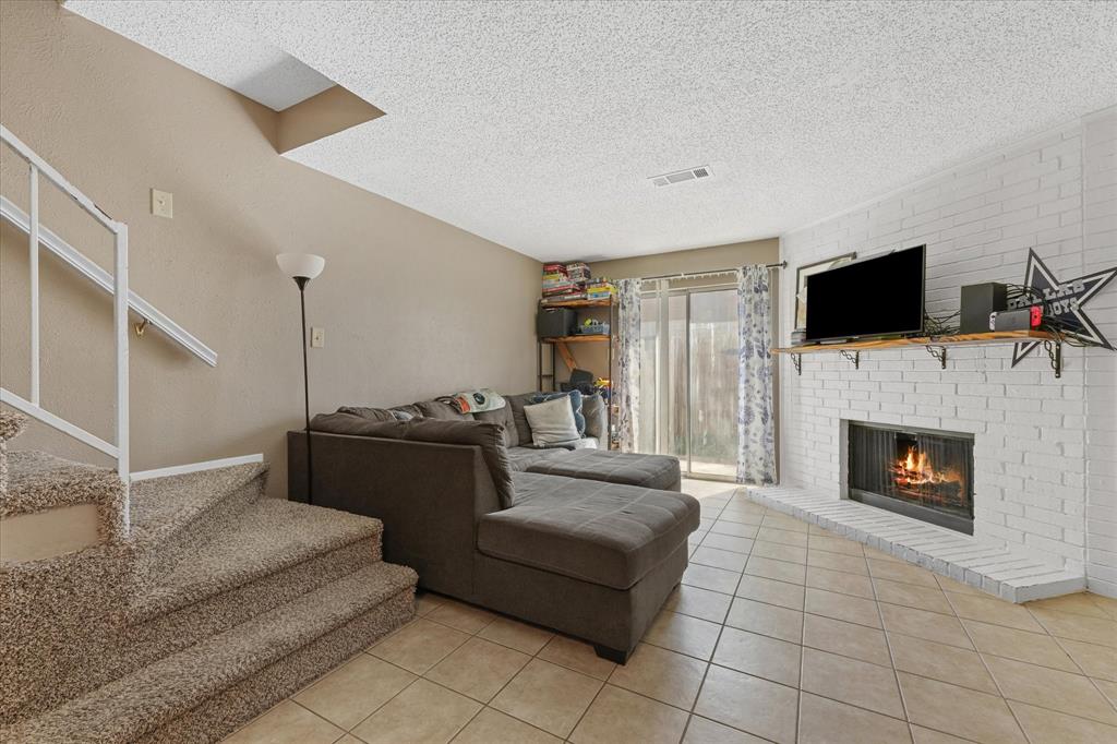 Carriagehouse Village-Victoria Place - Residential