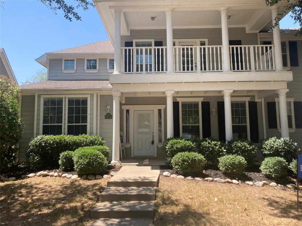 ****Seller to contribute 2% closing costs****

Welcome home! This spacious property is equipped with 3 beds and 2.5 bath. Open floorplan downstairs with extra entertainment room and balcony upstairs. Located in beautiful Providence Village. Don't miss out on this one!

Buyers agent to verify all information
