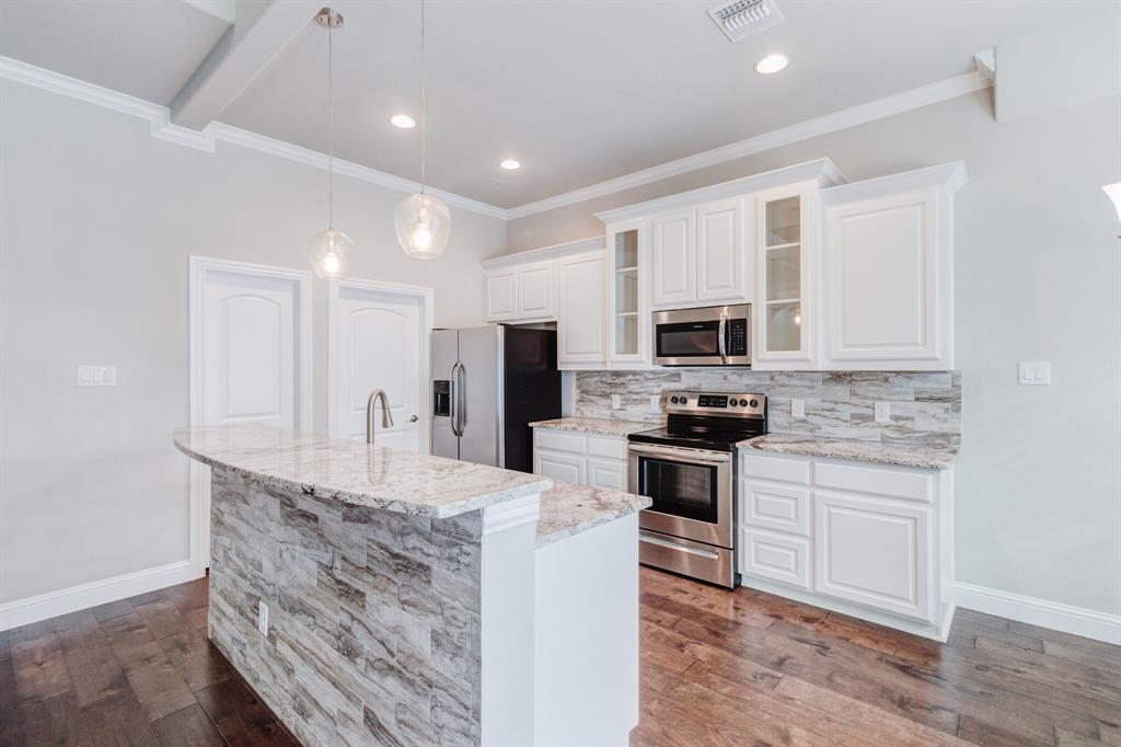 Le Chateau Ph II - Residential Lease