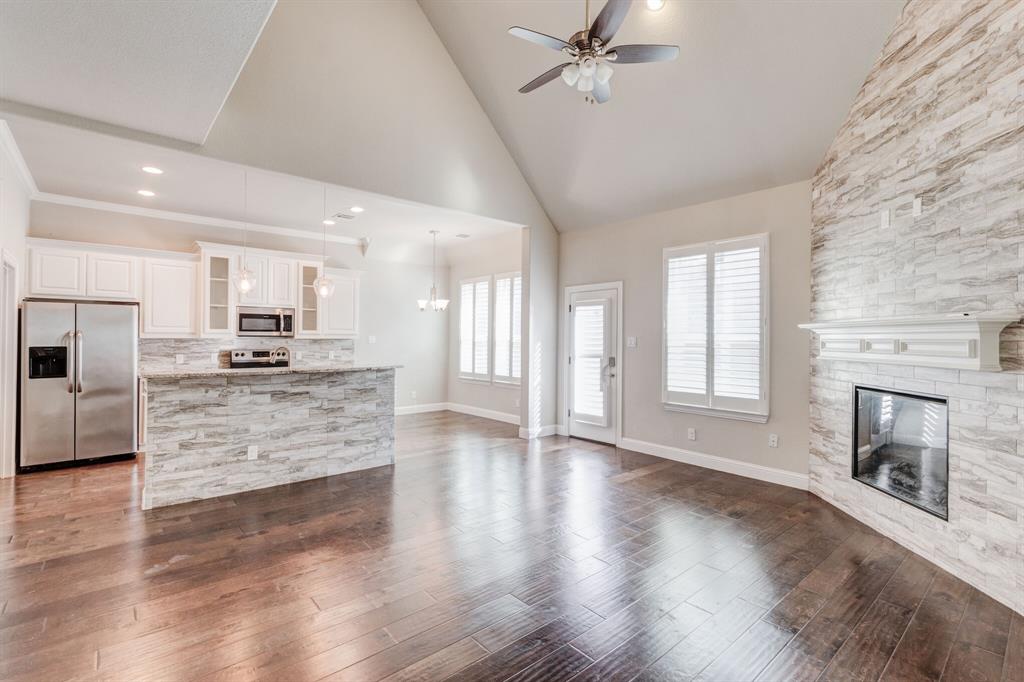 Le Chateau Ph II - Residential Lease