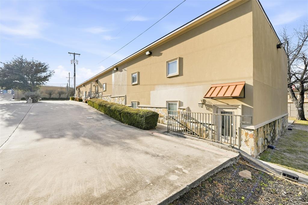 Moore-Thornton & Co - Commercial Sale