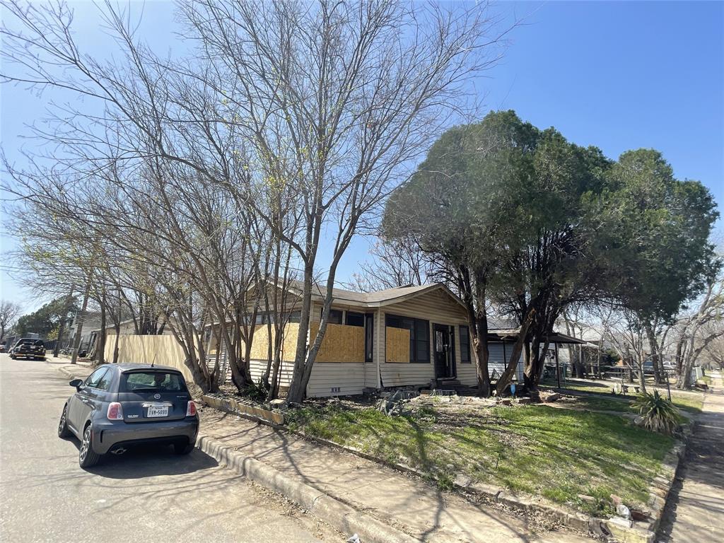 Full Rehab - Priced Accordingly for CASH-HARD MONEY buyers.  Excellent value-add opportunity in Fort Worth’s Southside.  
 This 1922 home at 1136 E Leuda St offers approximately 1,360 sq ft and is being sold AS-IS, Seller has never occupied the property. Ideal for investors, builders, or renovation buyers. Property includes a conceptual floor plan demonstrating a potential reconfiguration to a 3-bedroom, 2-bath layout, featuring a spacious open living-dining-kitchen area, primary suite, mudroom, and dedicated laundry. Proposed layout is for reference only; buyer to verify feasibility, permits, and zoning, conceptual floor plan available upon request. Generous lot with flexibility for renovation or future redevelopment. Located near downtown Fort Worth, medical district, major roadways, and ongoing neighborhood revitalization. Strong upside potential for fix-and-flip or long-term rental strategies.