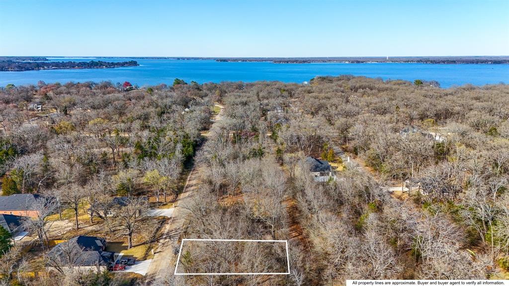 With beautiful tree coverage and access to everything Beachwood Estates has to offer. Purchase individually, or combine with the neighboring lot for expanded space and possibilities.
From early morning fishing off the pier to sunset boat rides on Cedar Creek Lake, this community was designed for memory-making. Build your vision, enjoy the amenities, and let lake life do the rest.