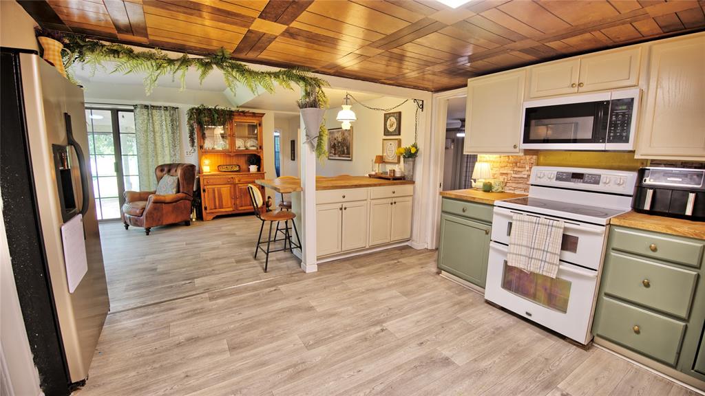 Nocona Lake Estate - Residential