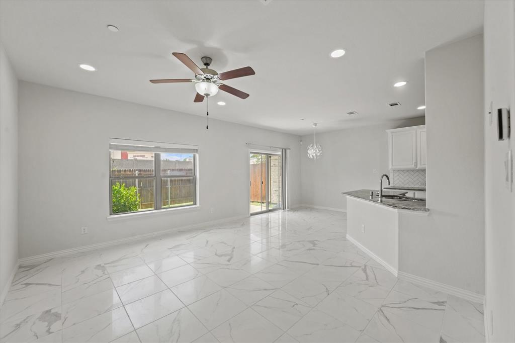 Venetian Villas North - Residential