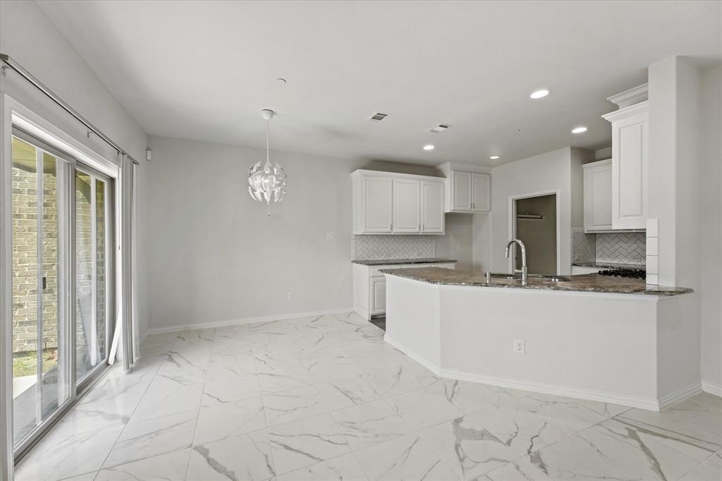 Venetian Villas North - Residential