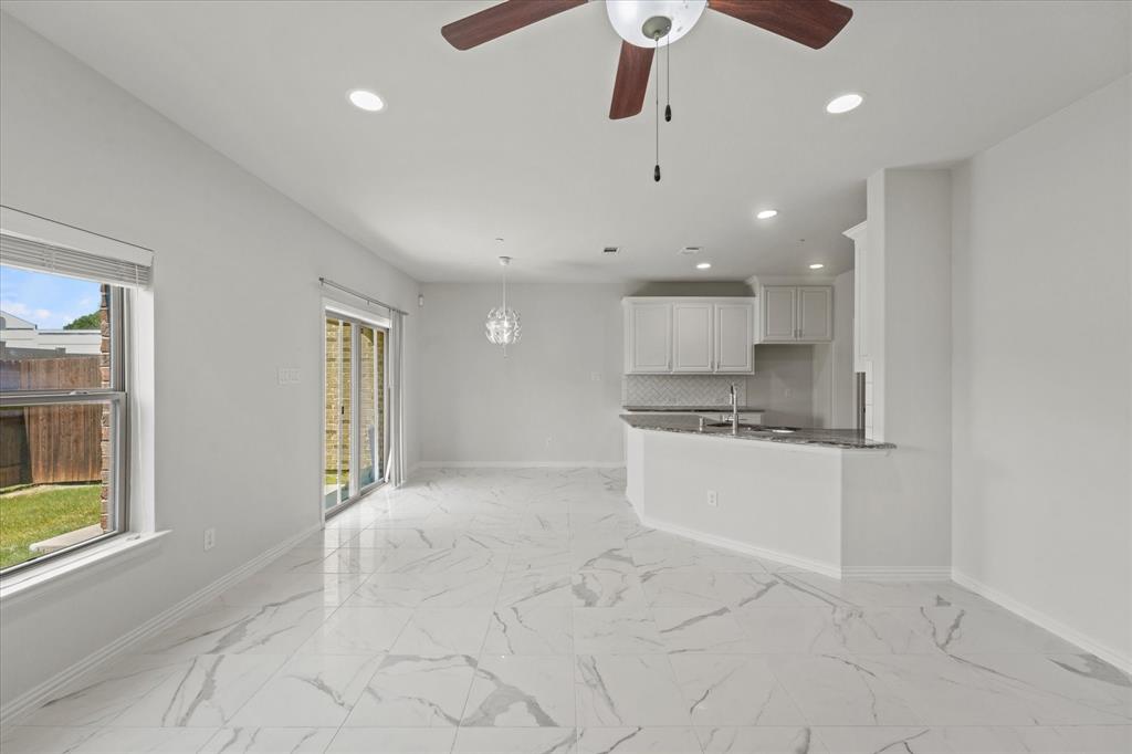 Venetian Villas North - Residential