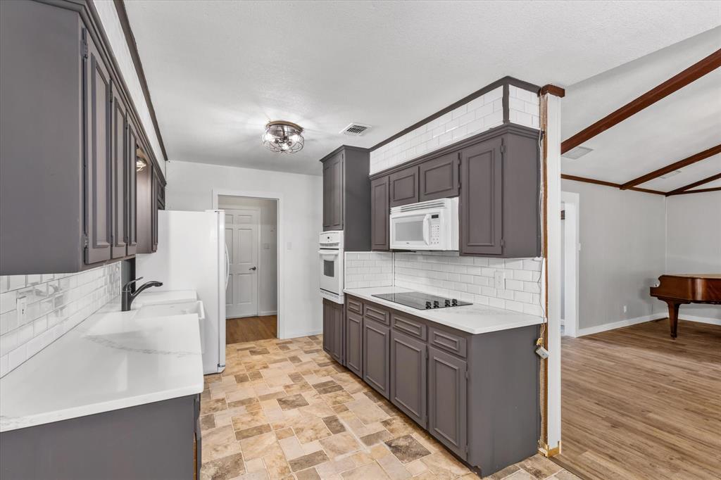 Royal Oaks - Residential
