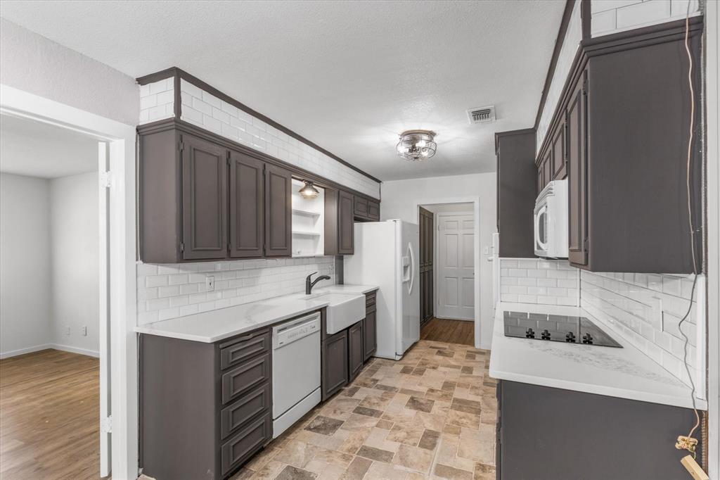 Royal Oaks - Residential