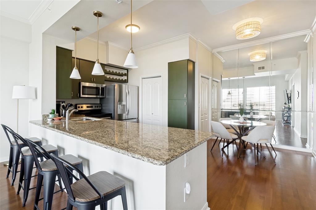 Renaissance Turtle Crk Condo - Residential