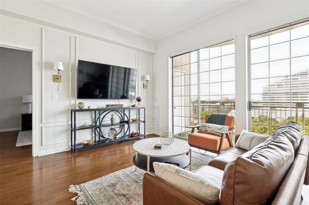 Renaissance Turtle Crk Condo - Residential