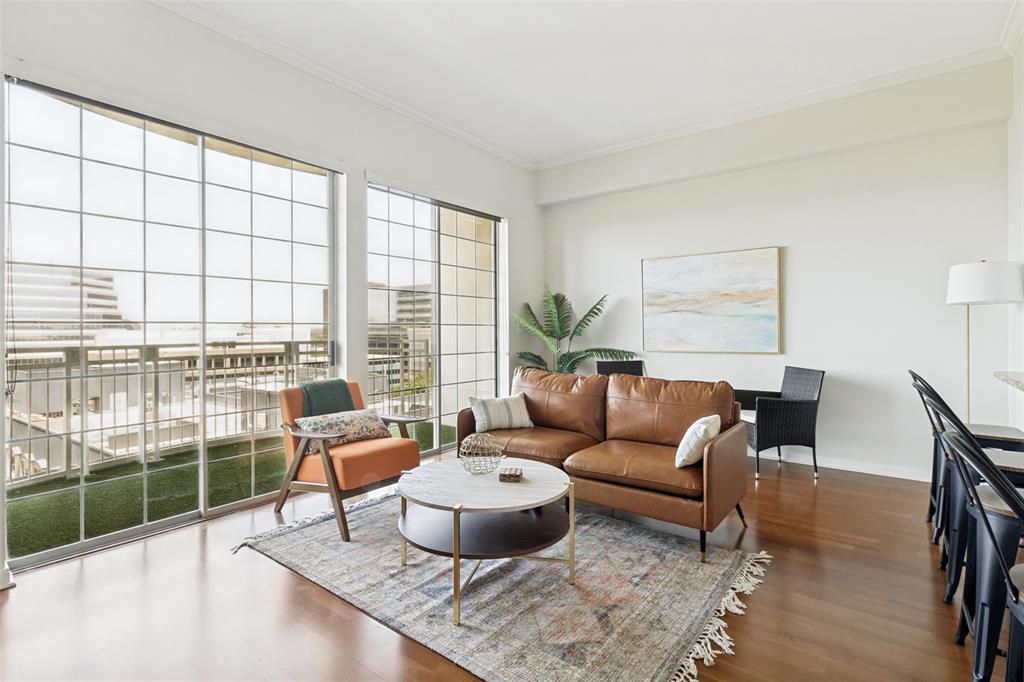 Renaissance Turtle Crk Condo - Residential