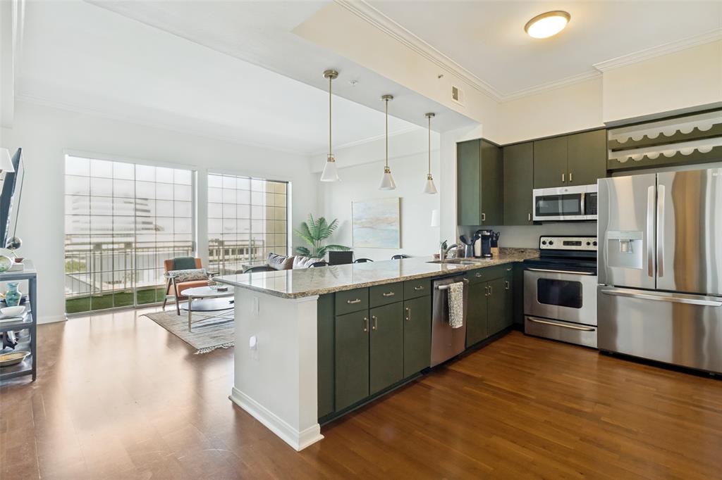 Renaissance Turtle Crk Condo - Residential