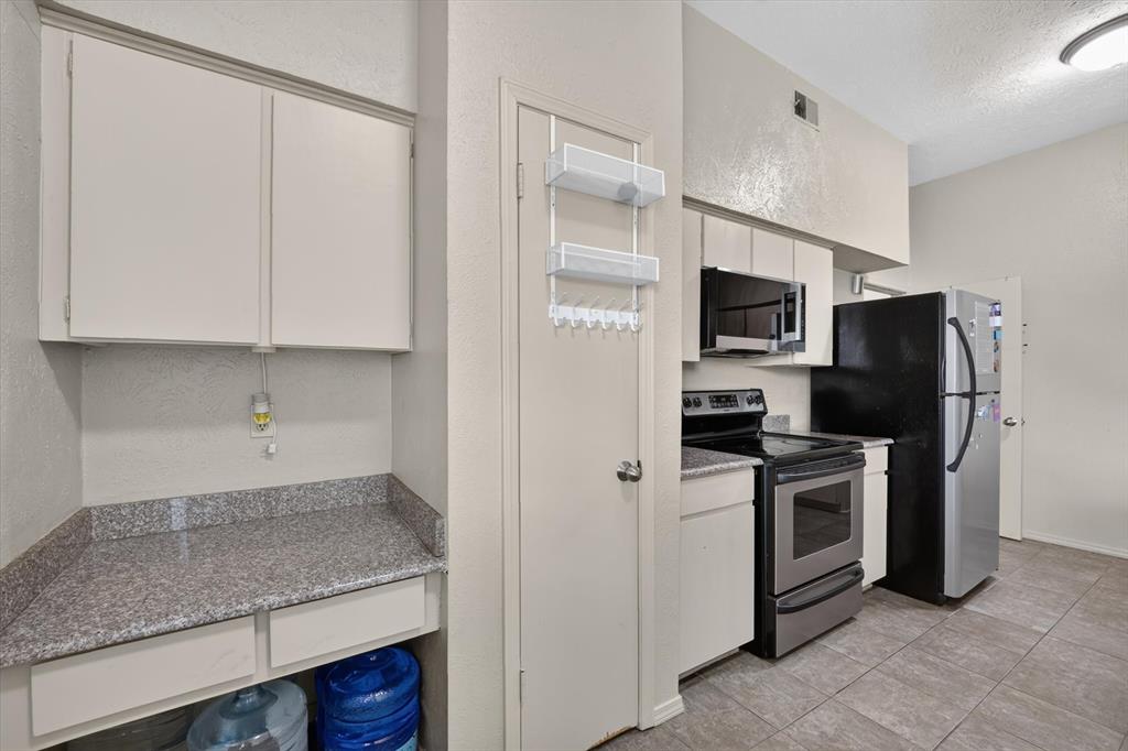 High Hollows Condo - Residential