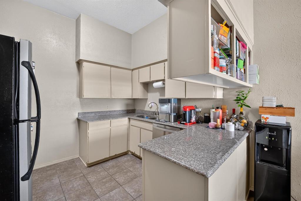 High Hollows Condo - Residential