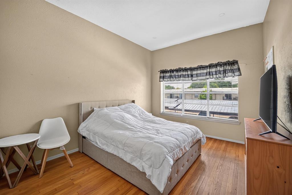 High Hollows Condo - Residential