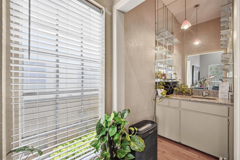 High Hollows Condo - Residential