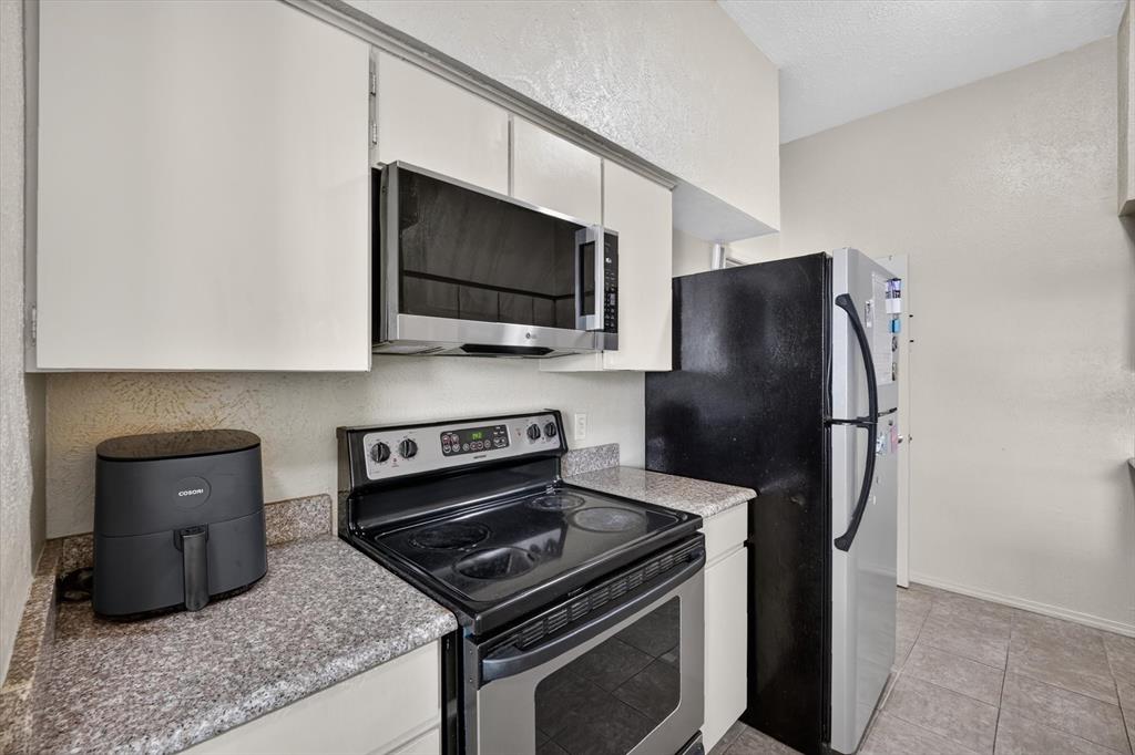 High Hollows Condo - Residential