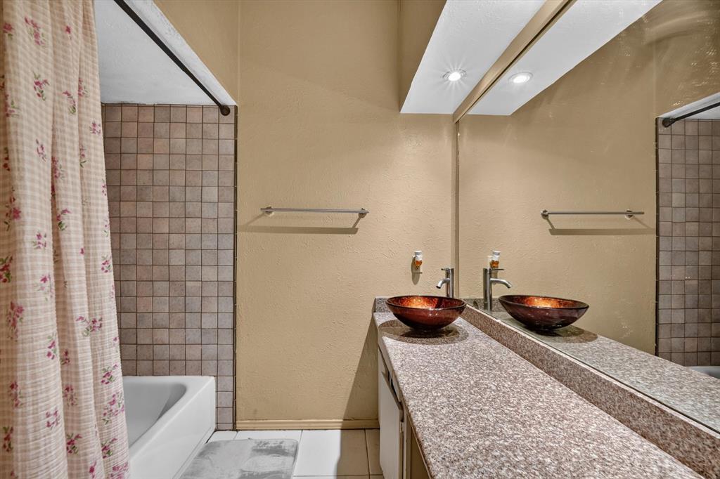 High Hollows Condo - Residential