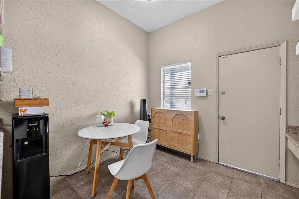 High Hollows Condo - Residential
