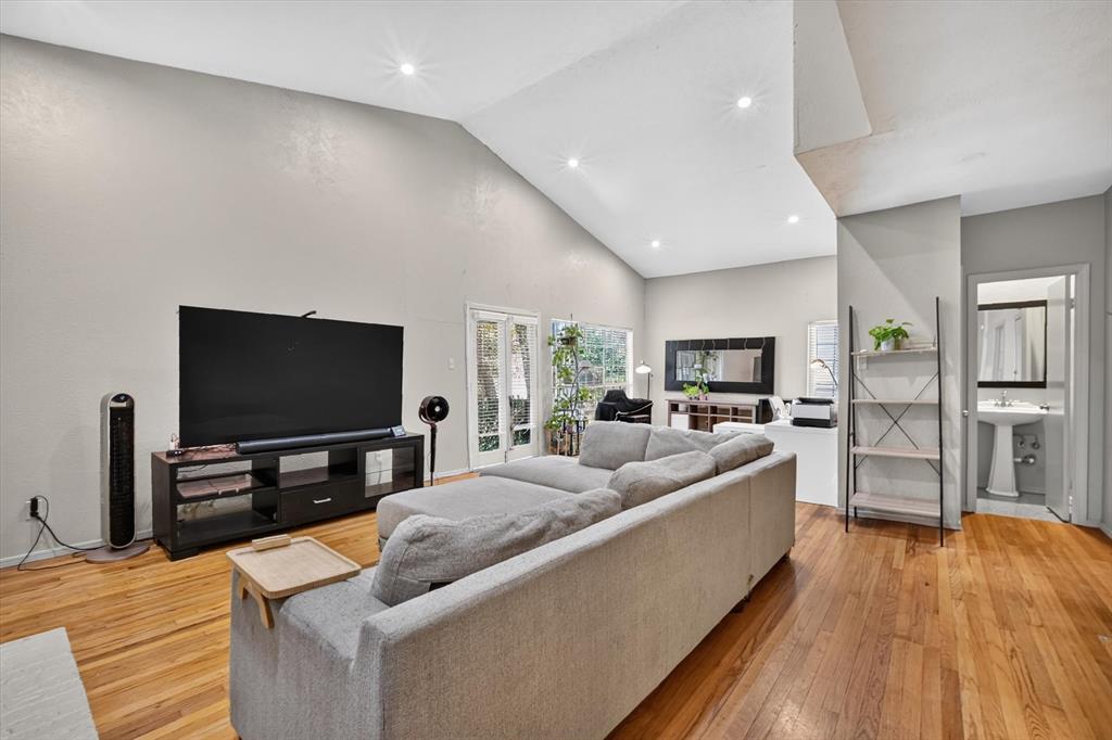 High Hollows Condo - Residential