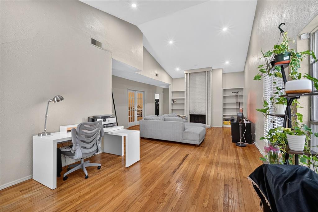 High Hollows Condo - Residential