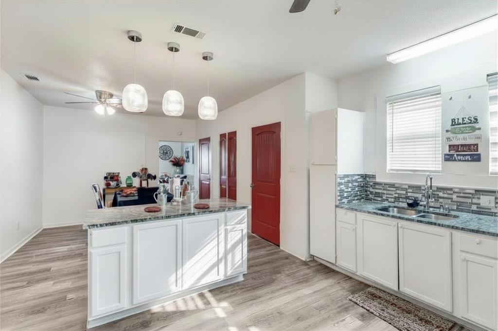 Lincoln Manor - Residential