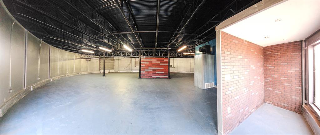 Corsicana - Commercial Sale