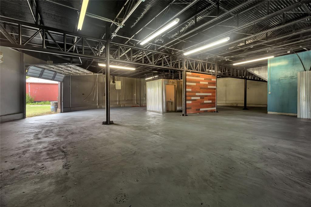Corsicana - Commercial Sale
