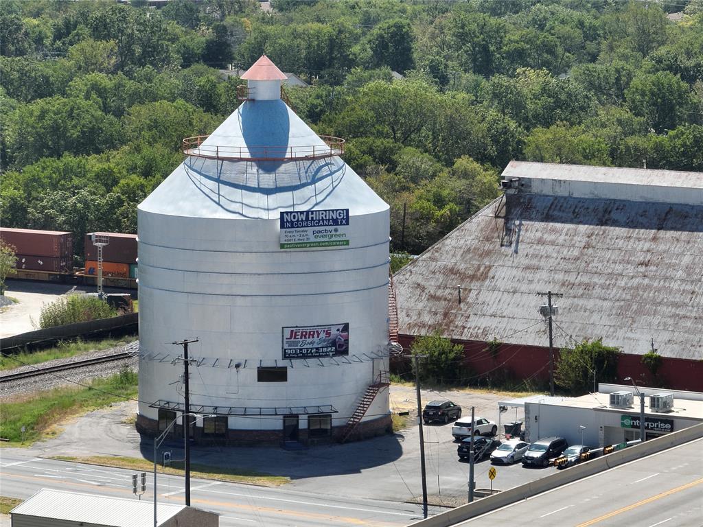 Corsicana - Commercial Sale