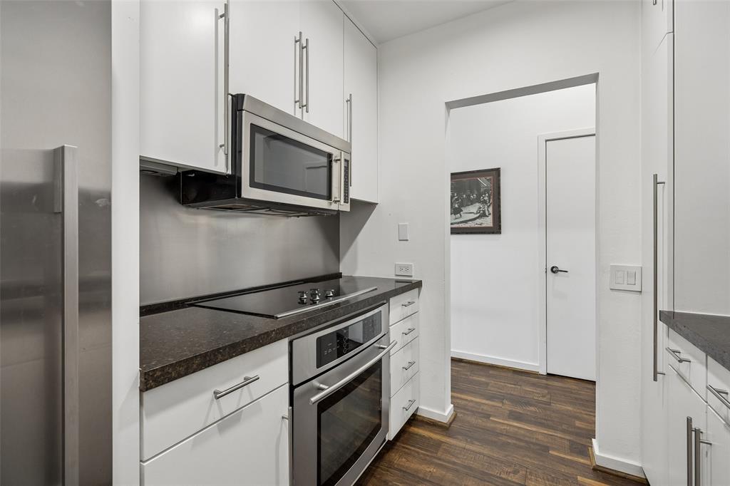 Travis Street Condo 3920-22 - Residential