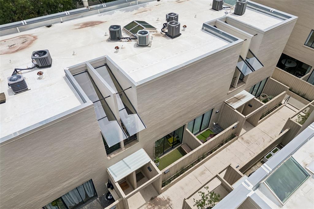 Travis Street Condo 3920-22 - Residential