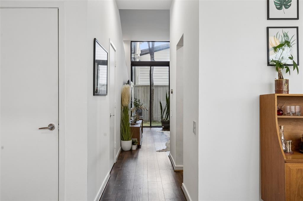 Travis Street Condo 3920-22 - Residential