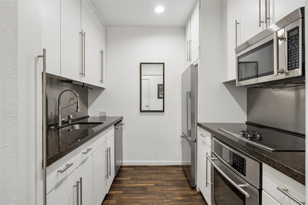 Travis Street Condo 3920-22 - Residential