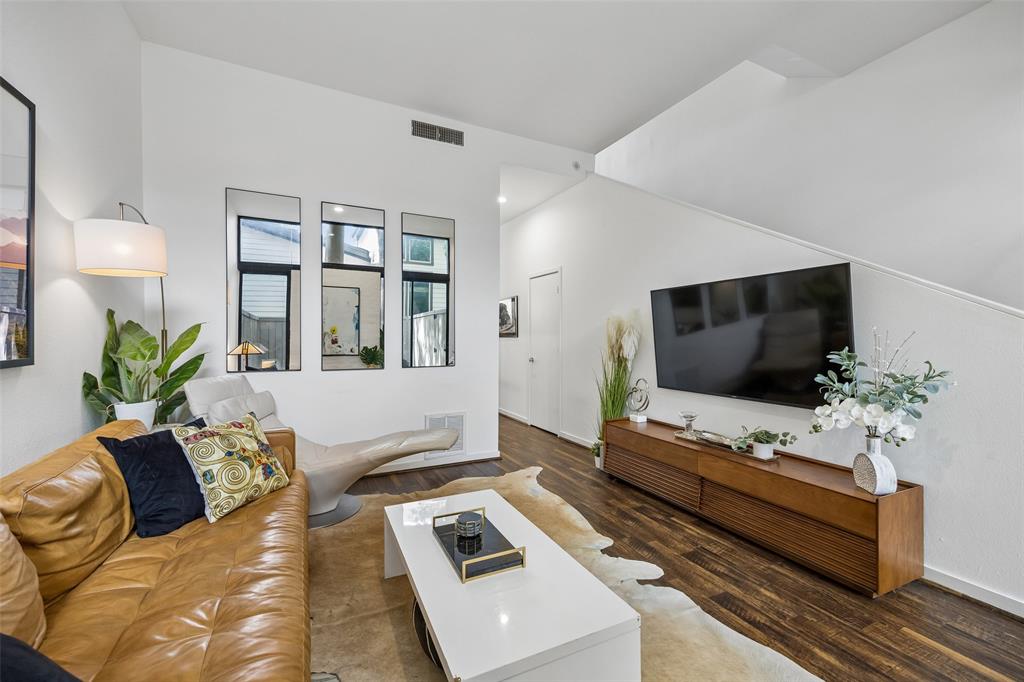 Travis Street Condo 3920-22 - Residential