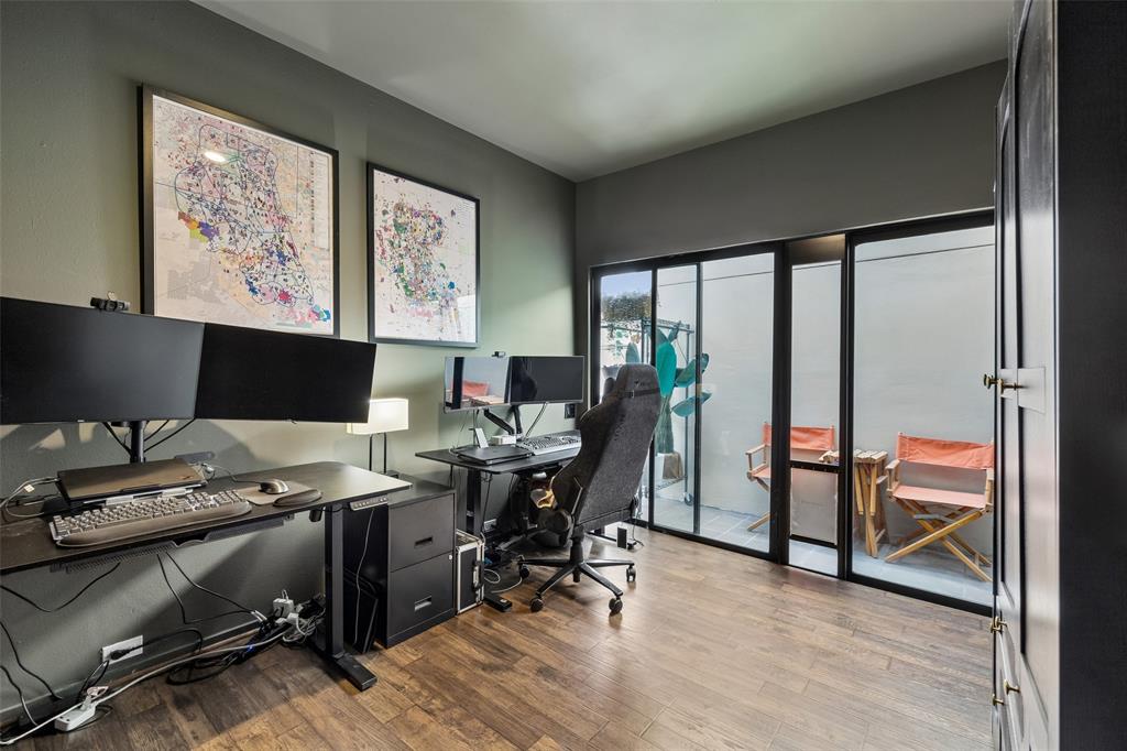Travis Street Condo 3920-22 - Residential