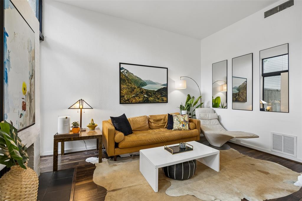 Travis Street Condo 3920-22 - Residential