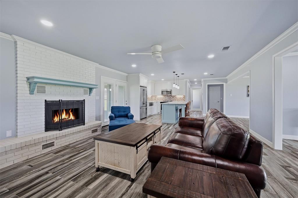Henderson J C A-G1541 - Residential