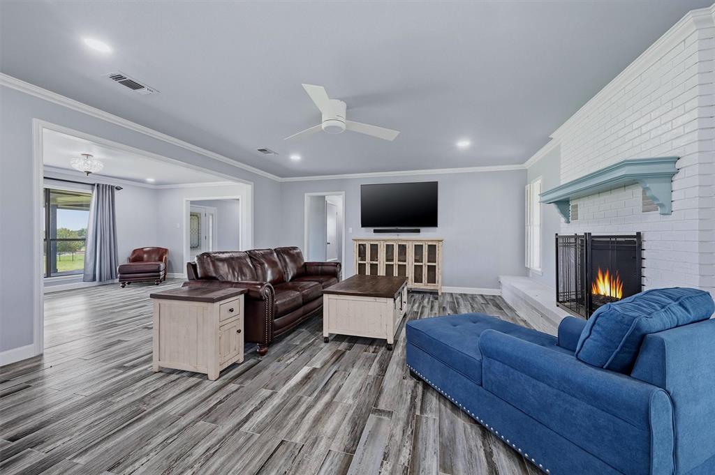Henderson J C A-G1541 - Residential