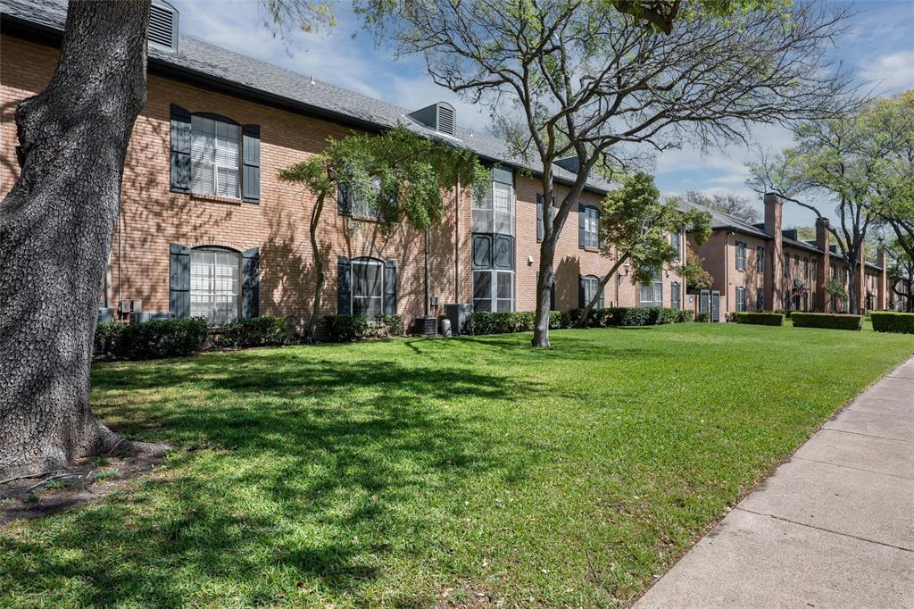 LA FONTAINE CONDOMINIUM - Residential