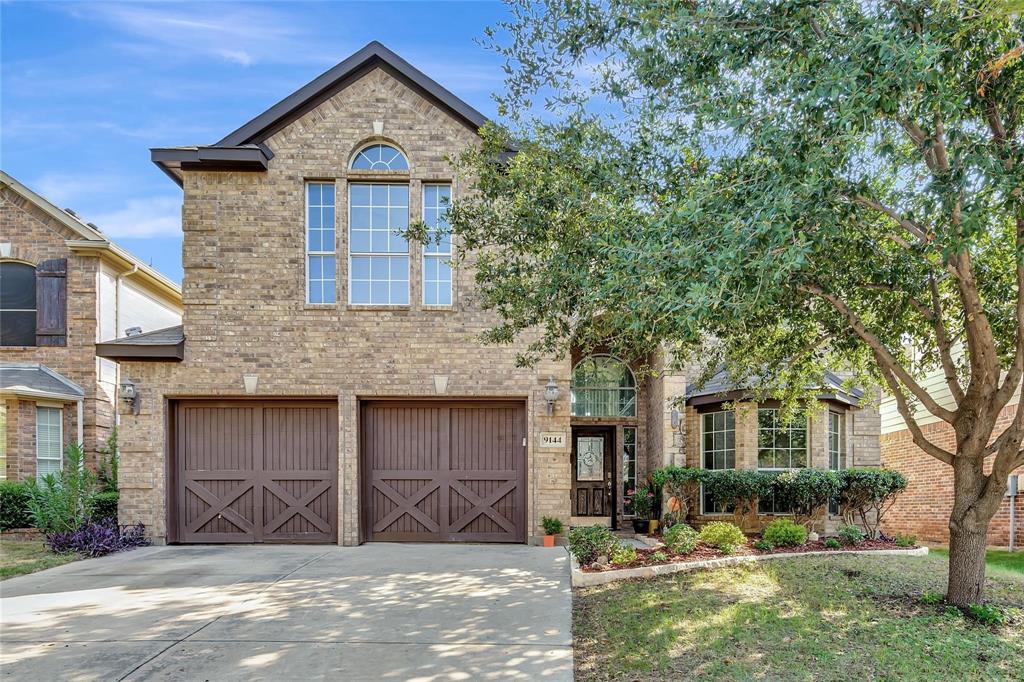 Renovated Home in Keller ISD!
This updated home features an open-concept layout with a spacious living room, stone fireplace, and a modern kitchen with granite countertops and a breakfast bar. Enjoy a two-car garage, low-maintenance yard, and access to top-rated Keller ISD schools. Community perks include a pool, jogging path, and playground. Style, comfort, and location—all in one!