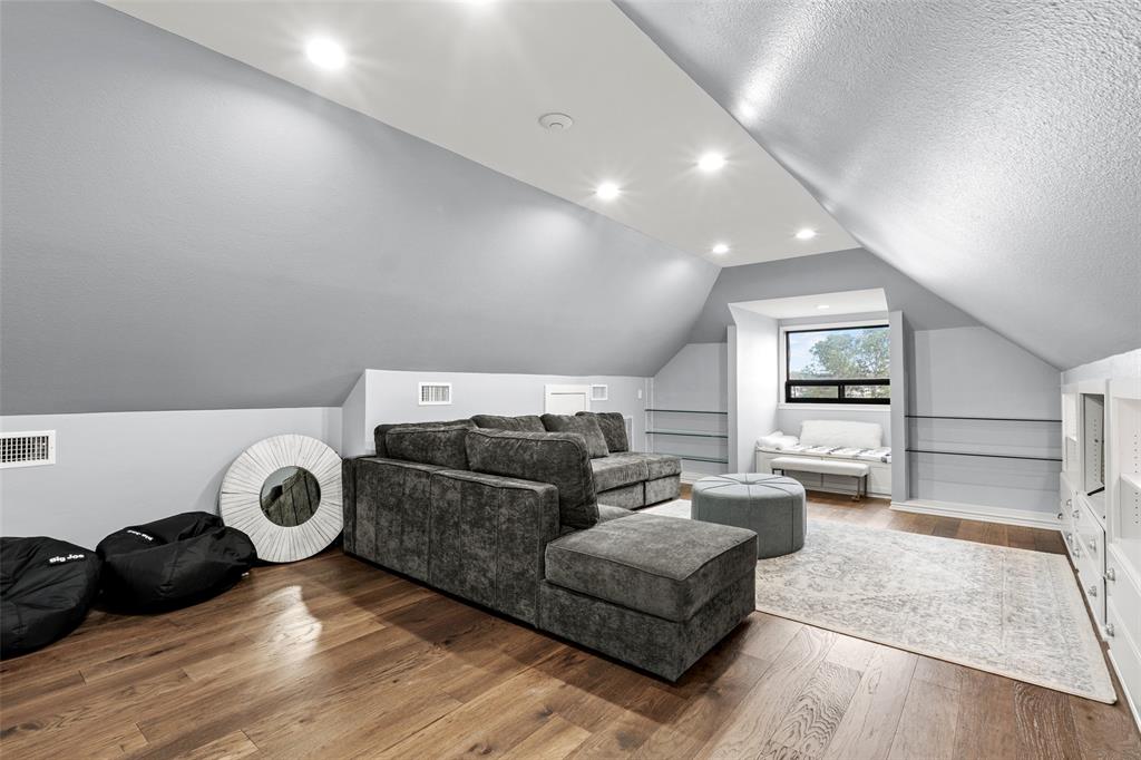Gibson Lakeview Estate - Residential